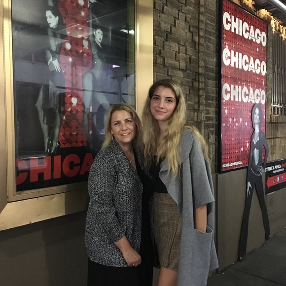 Meet your Posher, Olivia - Picture 4 of 8